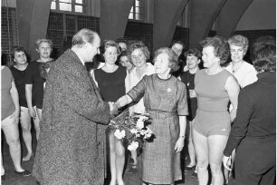 80. Geburtstag des langjährigen Mitglieds beim Karlsruher Turnverein Helene Huber.