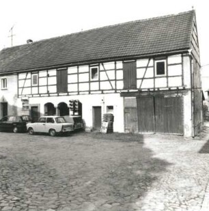 Colditz-Möseln, Seuphaner Straße 11. Vierseithof (2. H. 19. Jh.). Stallgebäude. Hofansicht