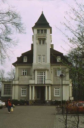 Herrenhaus: Frontansicht