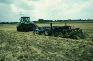 Fotografie: Stoppelbearbeitung, Bodenbearbeitungsgerät, Scheibenegge