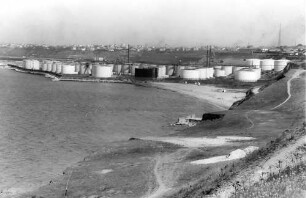 keine Beschreibung [Konstanza [Constanta]: Petroleumtankanlagen]