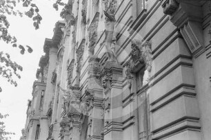 Fassadendetails am Mietshaus Alberta iela 2a (Albertstraße) in Riga