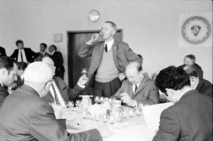 Freiburg: Weinbauinstitut; Weinprämierung 1970/1971, Tisch