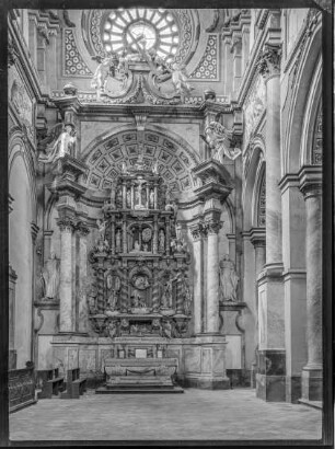 Kirche, Altar des Hl. Bernhard