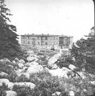 Riesengebirge. Peterbaude (1288 m, 1901). Eingangsseite