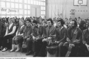 Dresden, Johannstadt, Albrecht-Dürer-Straße. 52. POS Dresden (Prof. Leupold), Solidaritäts-Meeting mit Karl Friedemann (Arbeiterveteran, Verfolgter des Naziregimes (VdN) und Spanienkämpfer (1936-1939)) für das unterdrückte Volk Chiles, 1974 & Schule, 1974-1975