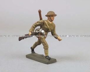 Massefigur: Englischer Sturmsoldat mit Karabiner und Spaten