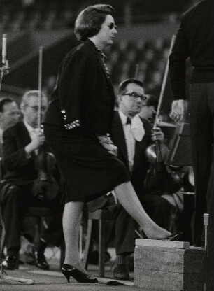 Renata Tebaldi [bei Proben]