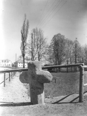 Steinkreuz : Löbau (Sachsen), Steinkreuz an der Kreuzung Mücklin- und Ziegelstraße