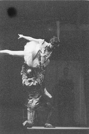 Szenenbilder aus dem Ballett "Coppelia" von L. Delibes, Libretto A. Saint-Léon und Ch. Nuitter, Deutsche Staasoper Berlin, Premiere 31.05.1956 : Ballett in drei Bildern