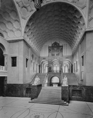 Ludwig-Maximilians-Universität — Erweiterungsbau — Lichthof — Haupttreppenhaus