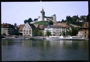 Schaffhausen: Rhein mit Burg Munot