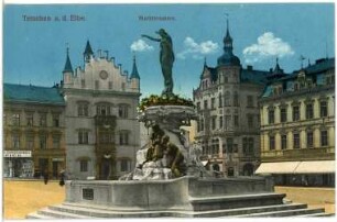 Tetschen. Marktbrunnen gegen Rathaus und Hotel Baum : Tetschen. Marktbrunnen (Elbebrunnen, 1907; Rudolf Weyr), Rathaus (1842; Johann Gottfried Gutensohn) und Hotel Baum