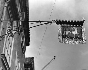 Wirtshausschild vom Gasthaus "Goldenes Einhorn" : Wirtshausschild vom Gasthaus "Goldenes Einhorn", Einhornstraße 1, E. Schmiedeeisen. Erlangen