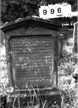 Grabstein 996 (Index: 100099062) Maße HxBxT: 106x54x9 cm: Grabstein 996