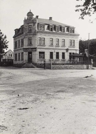 Wohnhaus mit Laden : Wohnhaus mit Laden (Sellnicks Papier- und Schreibwaren-Handlung, Buchdruckerei, Galanteriewaren, Buchbinderei)