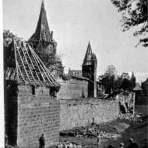 Reste der stark beschädigten Nürnberger Mauer