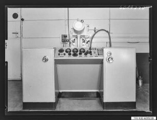Klein-Elektronen-Mikroskop KEM1, Frontseite, Foto 1960