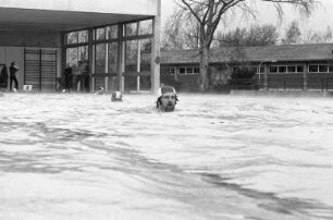 Eröffnung der Badesaison im Rheinhafenbad