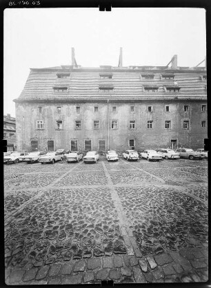 Zittau, August-Bebel-Platz (Neustadt) 47. Marstall (1511, Erweiterung a. 18. Jh.). Seitenansicht