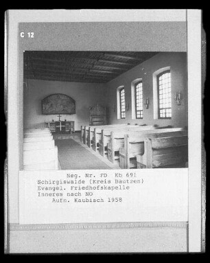 Schirgiswalde-Kirschau. Evangelische Friedhofskapelle (um 1920). Innenansicht nach Nordosten