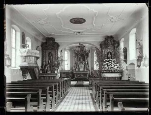 katholische Pfarrkirche innen nach Osten