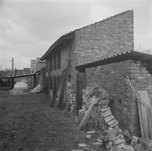 Gehöft. Stallgebäude mit Schuppen