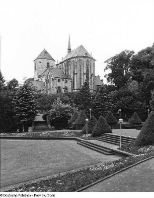 Mönchengladbach. Mönchengladbacher Münster St. Vitus. Außenansicht