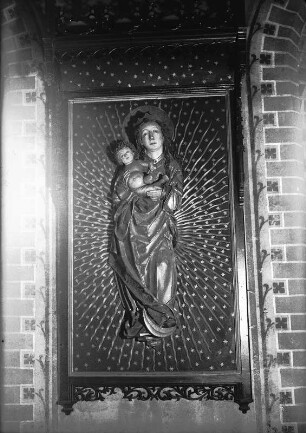 Güstrow, Pfarrkirche : Güstrow. Pfarrkirche St. Marien. Strahlenkranzmadonna