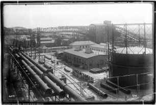 Blick nach der Hängebahn, Bau Me 29 Betriebswerkstatt, Me 38 Betriebswerkstatt und Büro, Me 87 Elektrische Unterstation, Me 111 Zentralstation für Kohlen- und Koksförderanlage, Me 115 Abort, Me 227 Lagerraum und Büro, Me 228 Werkstatt und Lager, Me 229 Büro, Werkstatt und Lager, Me 509 Gasbehälter