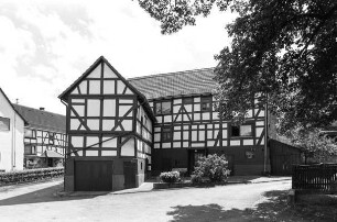 Hofreite und Wohnhaus (Hofreite, Fachwerk); Frankenberg, Zur Kirche 5