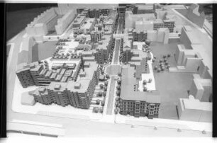 Kleinbildnegative: Modell der Steinmetzstraße, Industrie-Ausstellung, 1978