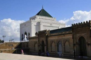 Gedenkstätte in Rabat : Aussenansicht des Mausoleums für König Mohammed V. in Rabat, aufgenommen am 06.11.2008