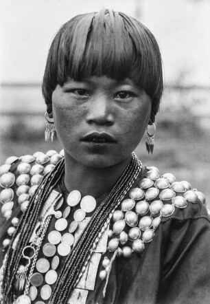 Frau der Kachin (Deutsche Indien-Expedition 1926/1929 - 3. Myanmar)