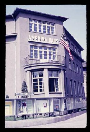 Amerika-Haus Nolledfpl. 17.4.55.