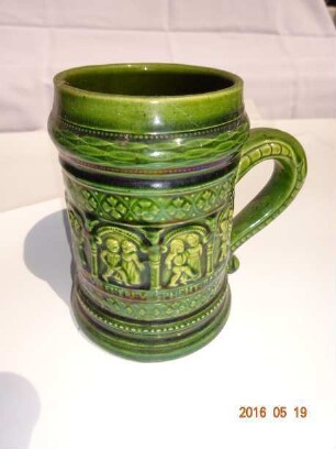 Krug, grüne Glasur