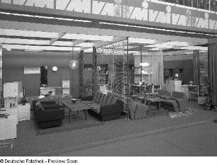 Ausstellungskojen mit Wohnzimmermöbeln (1977; VEB Möbelkombinat Berlin (MKB))