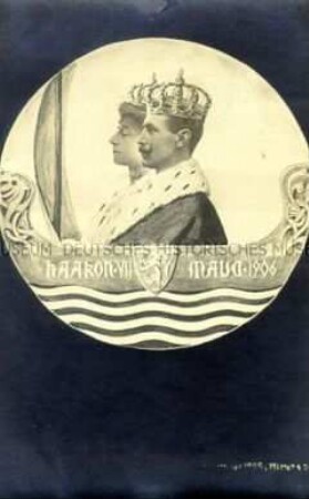 Postkarte zur Krönung des norwegischen Königspaares Hakon und Maud