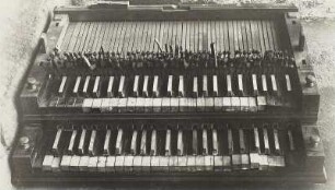 Oertel, Jacob: Orgel II/35 (4). 1753/55. Ausgebaute Manualklaviaturen. Zschopau. Stadtkirche