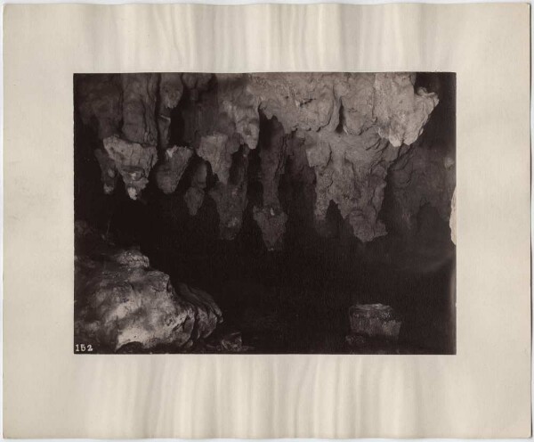 "Chambre 3 avec stalactites".