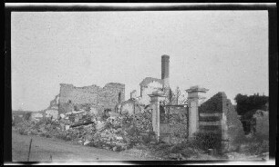 Épehy (Dep. Somme, Frankreich): Ruine und Schutthaufen ("Quartier des Major Freiher von Crailsheim (siehe Album I)")
