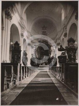 Langhaus der Katholischen Kirche Zobten nach O