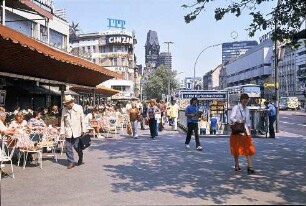 Berlin: Kaffeeterrasse am Ku'damm; unten