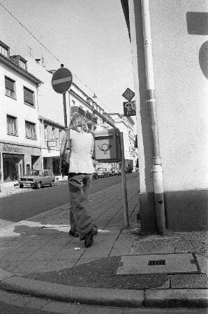 Briefkasten der Deutschen Bundesport. Ungünstige Aufstellung in der Herrenstraße Ecke Blumenstraße