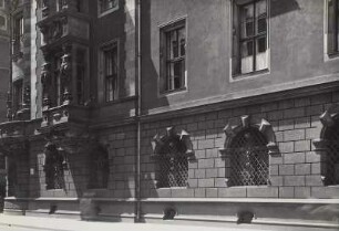 Residenzschloss Dresden, Teil der Ostfassade : Residenzschloss Dresden, Ostfassade zur Schloßstraße, Detail. Blick zur Ecke Taschenberg