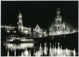 Dresden. Brühlsche Terrasse, Schloss, Hofkirche Nacht