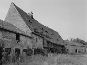 Wirtschaftsgebäude mit Oberlaube