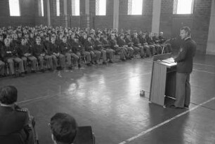 Lehrgang für Polizeibeamte des mittleren Polizei-Vollzugsdienstes in der Außenstelle Karlsruhe-Durlach der Landes-Polizeischule Baden-Württemberg