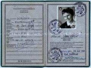 Reisepass der Bundesrepublik Deutschland von Adelheid Müller - Familienkonvolut