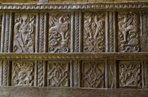 Frankreich. Bretagne. Morbihan. Le Guerno. Kirche 16 Jahrhundert. Orgelprospekt. Geschnitzte Tafeln